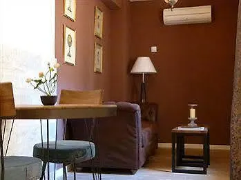 Alda De Reyes فندق 2*